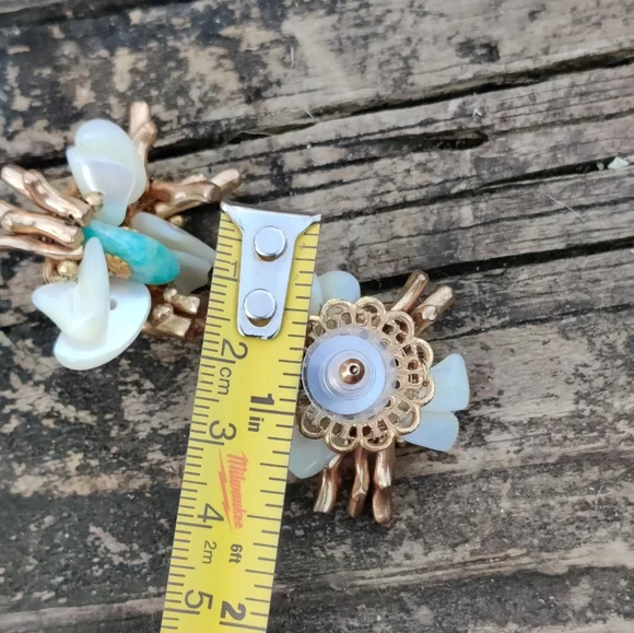 Vintage Miriam Haskell mother of pearl and amazonite coral branch earrings - Picture 9 of 13